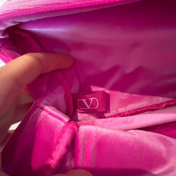 NEW ~ VALENTINO LARGE PINK VELVET COSMETIC BAG - Picture 4 of 10